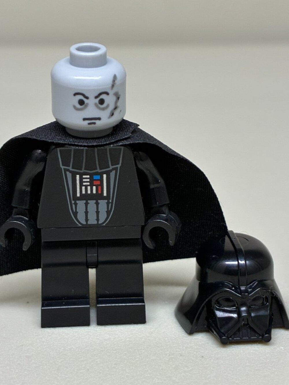 LEGO Star Wars sw0004 Minifigure Darth Vader Light Gray Head